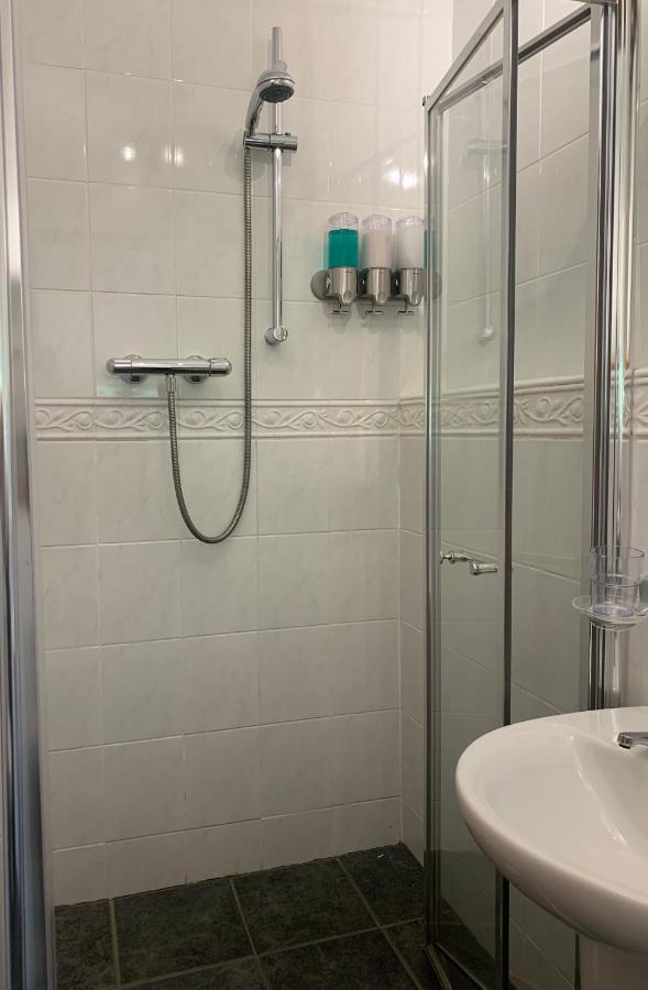 Wicklow Way Lodge Ngoại thất bức ảnh